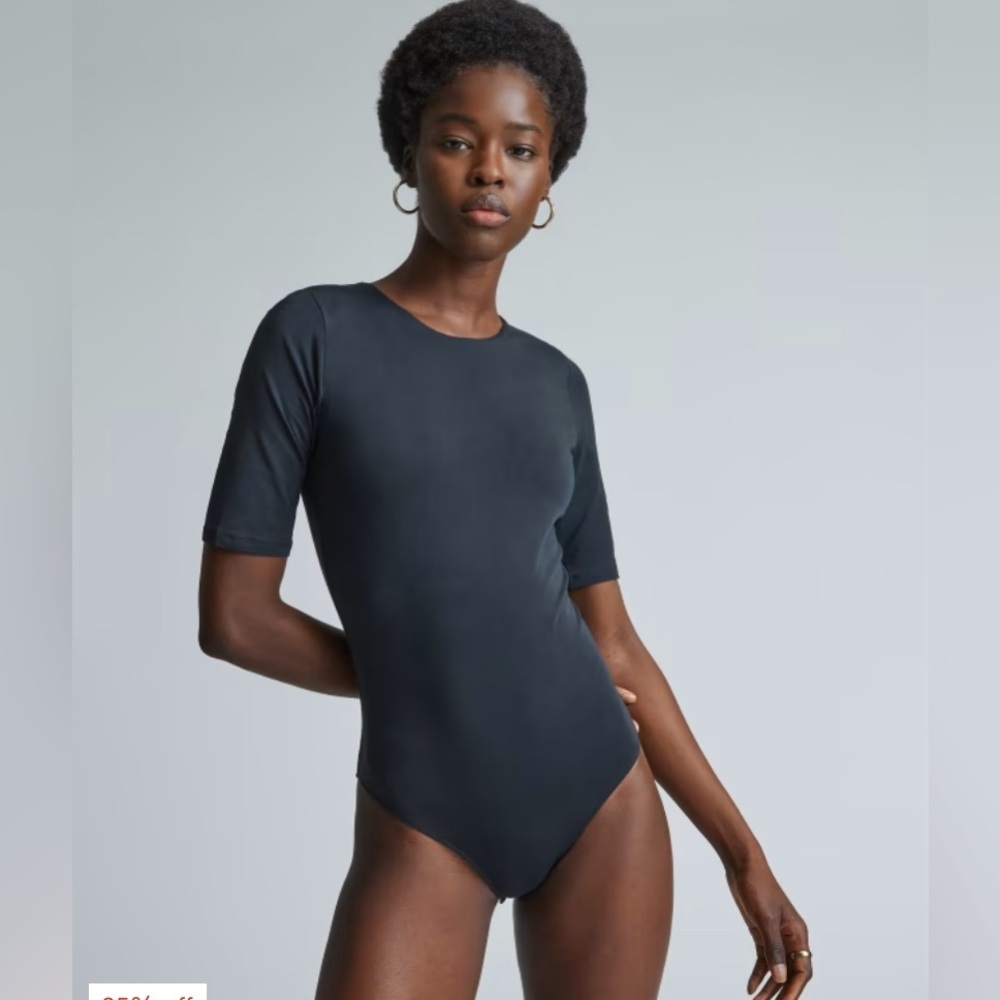 Everlane The Short sleeve crew neck bodysuit size XS NEW Black
